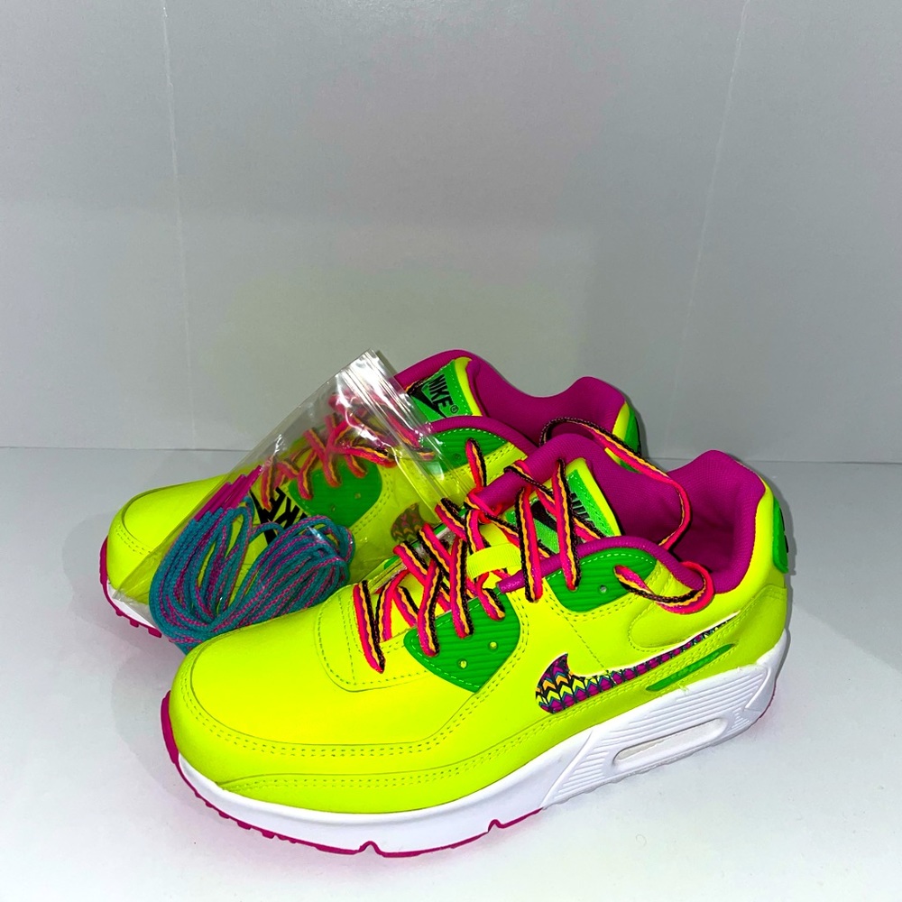 NIB Nike Air Max 90